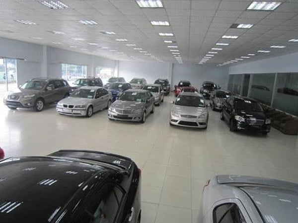 Địa chỉ bán xe ô tô cũ uy tín Showroom Lê Văn Lương
