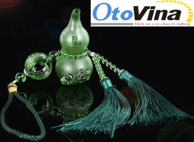 Hồ lô pha lê treo xe ô tô cao cấp màu xanh lá tượng trưng cho sự phát triển mạnh mẽ.