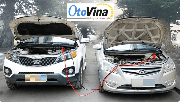 Để 2 xe gần nhau để sử dụng dây nối bình ắc quy