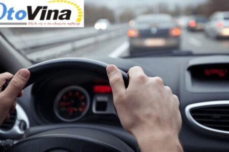 Mẹo lái xe ô tô đường dài an toàn 2020