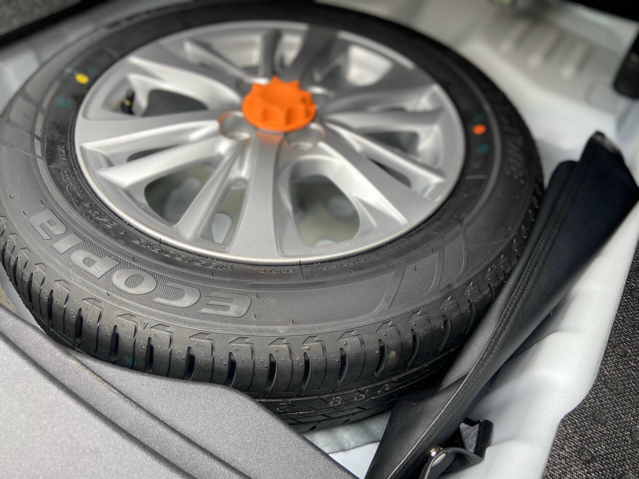 Lốp dự phòng chưa hạ