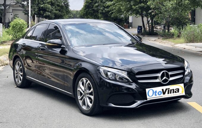 Đánh giá Mercedes C200 2018 xem nên mua xe cũ hay xe mới?