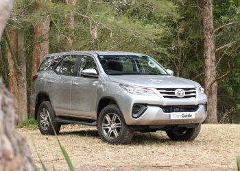 toyota fortuner gx tr 1200x800 10