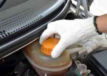 Hướng Dẫn Chi Tiết Cách Kiểm Tra Nước Làm Mát Ô Tô Tại Nhà - An Tâm Trên Mọi Hành Trình