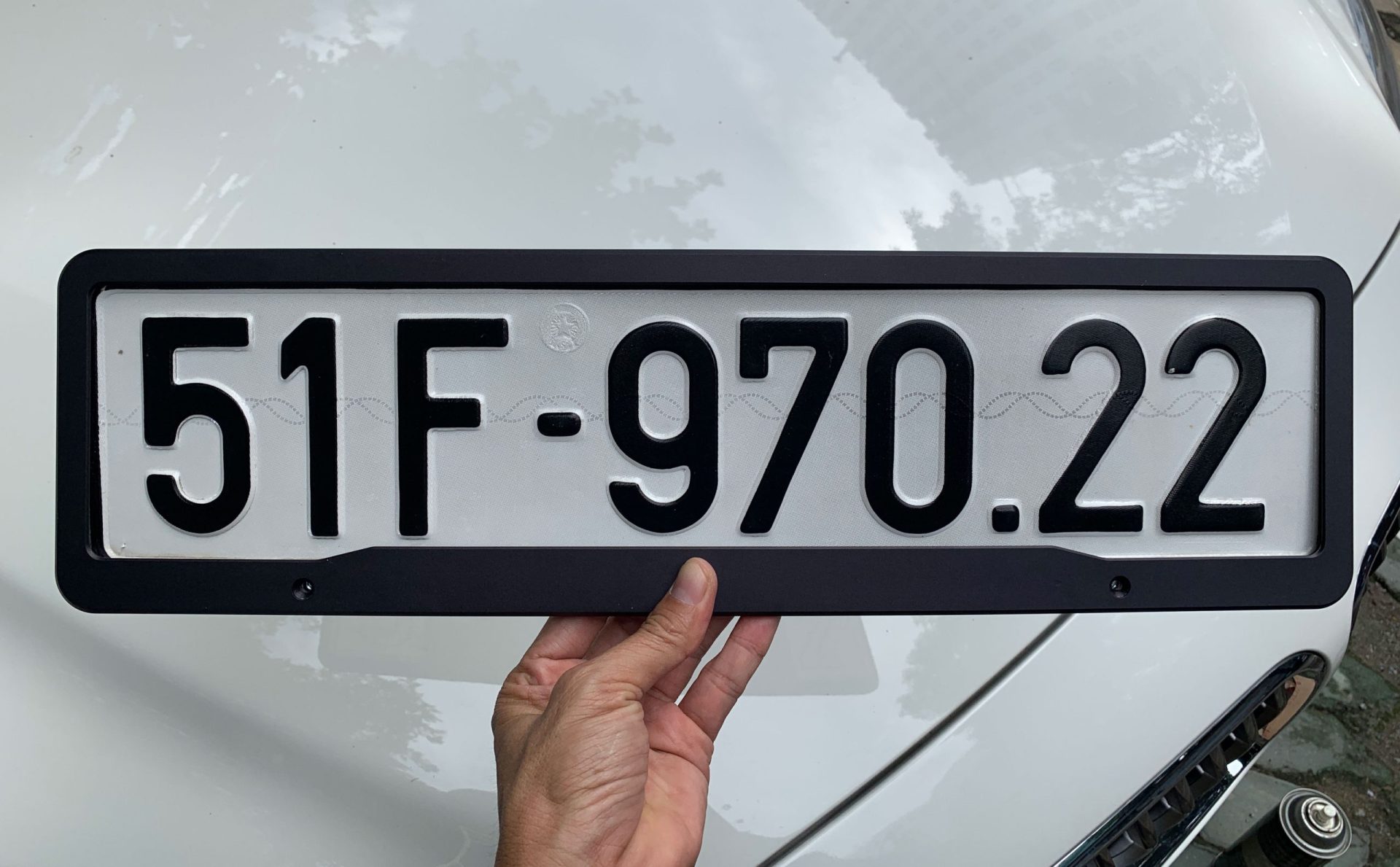 4731772 cover op bien so xe hoi scaled