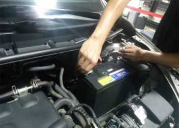 Cách Kiểm Tra Bình Ắc Quy Xe Ô Tô Đúng Chuẩn – Dịch Vụ Tại Chỗ Nhanh Chóng Tại XeHoi.vn